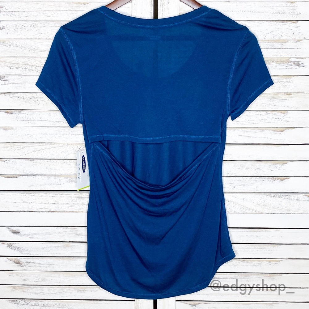 Old Navy | Cutout-Back Performance Tee - Picture 2 of 5